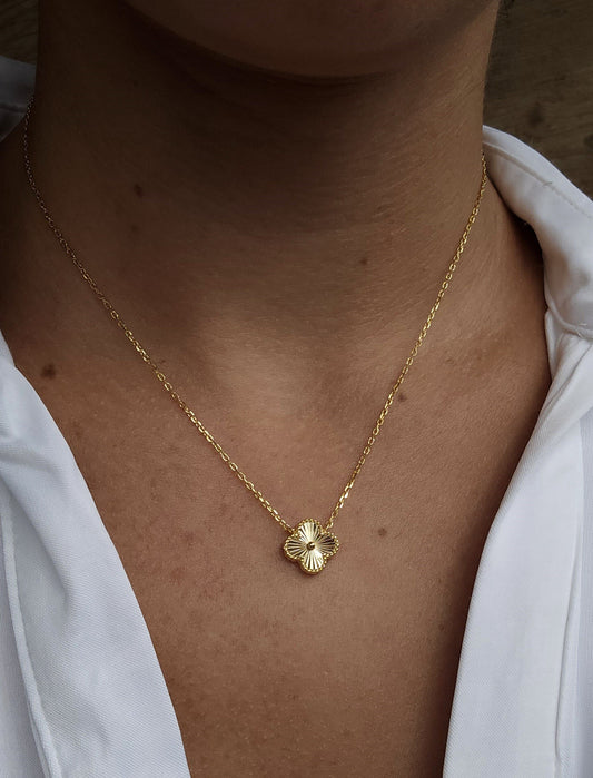 Colar Pingente Trevo Gold